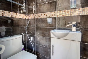 Bedroom One (En-Suite)- click for photo gallery